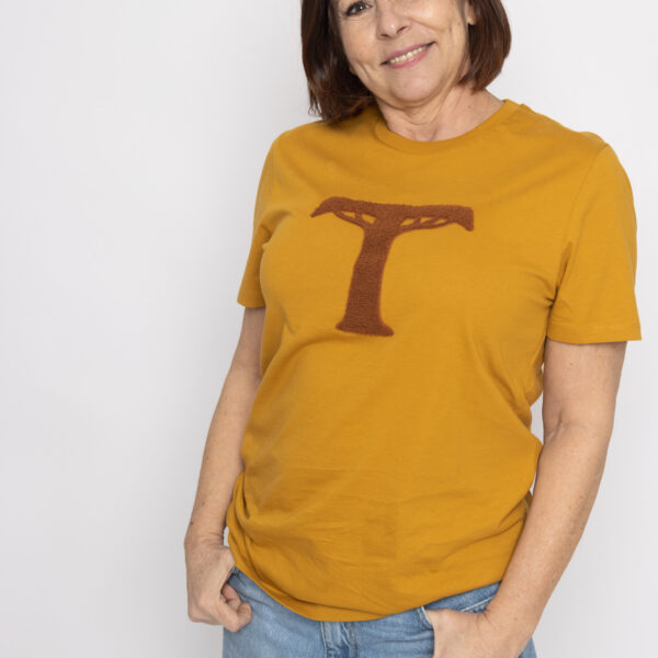 Camiseta en 100% algodón orgánico con gran bordado de chenilla- unisex (Alegría)