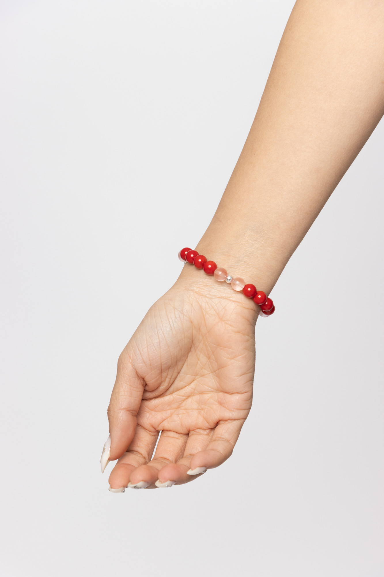 Pulsera ZEST plata con coral bambú de mar, cuarzo rosa sandía, tridacna, cuentas de plata y logo Temba en plata maciza. (Vitalidad) - Imagen 3