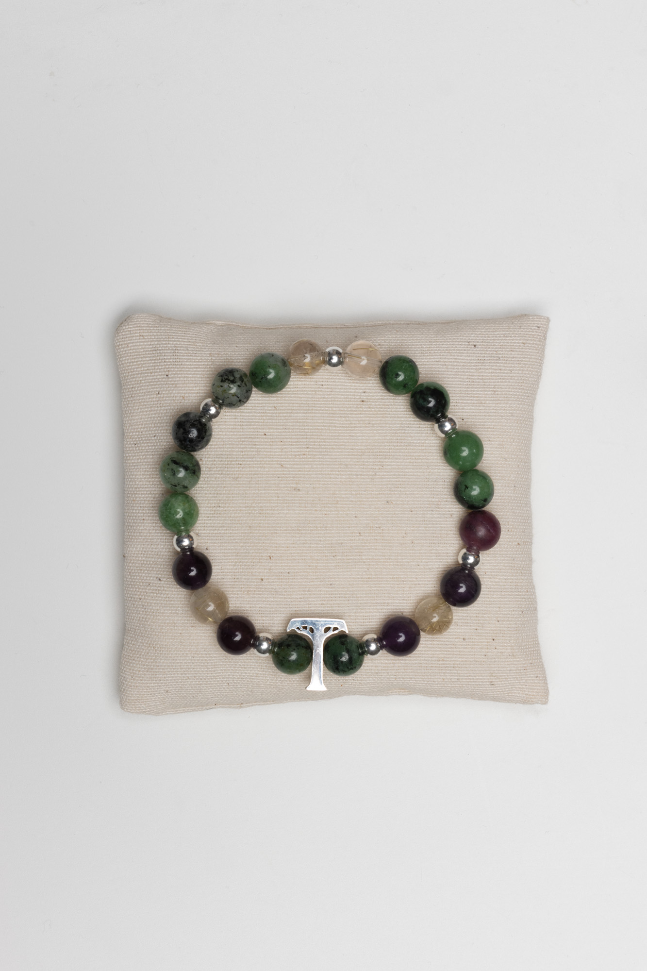 Pulsera SELVA plata con Zoisita con rubí, Cuarzo rutilado, amatista, cuentas de plata y logo Temba en plata maciza. (Equilibrio) - Imagen 5
