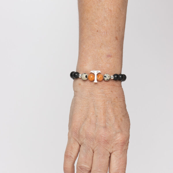 Pulsera IGNIS plata con Shunguita, calcita naranja, jaspe dálmata, cuentas de plata y logo Temba de plata maciza. (Protección)