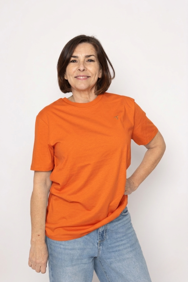 Camiseta 100% algodón orgánico- unisex. Color Naranja Persa (Alegría)